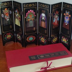 Beijing Opera Facial Masks 2 Sided Folding Screen
